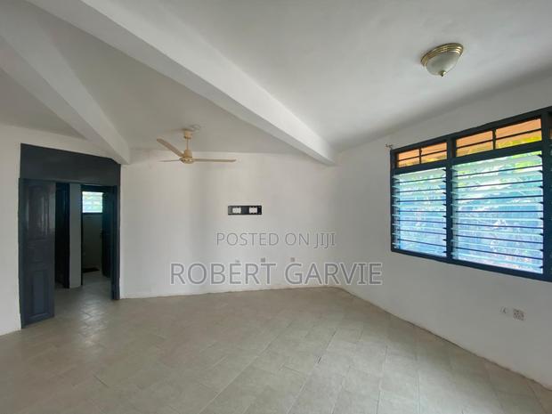 3bdrm House in West Aniji, Takoradi for rent photo 4