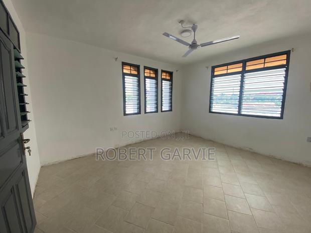 3bdrm House in West Aniji, Takoradi for rent photo 7