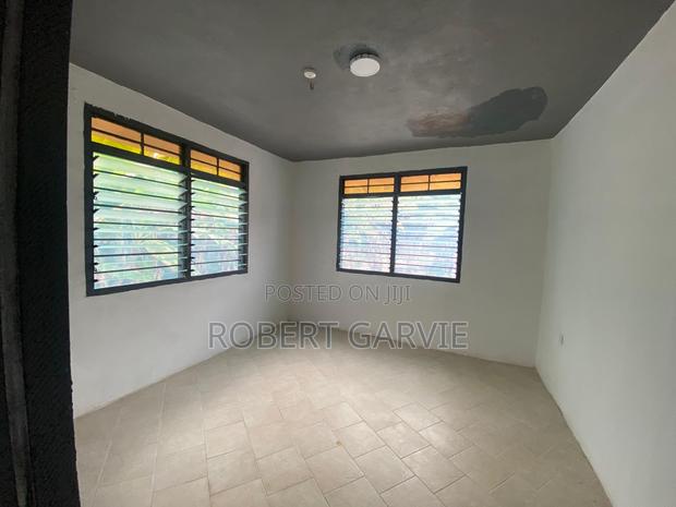 3bdrm House in West Aniji, Takoradi for rent photo 11