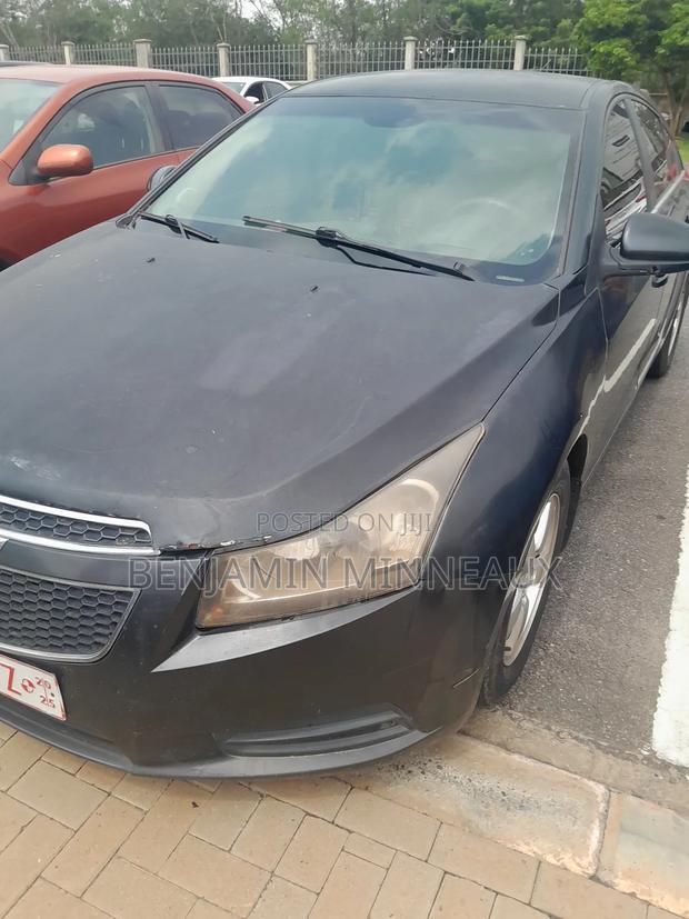 Chevrolet Cruze 1LT 4dr Sedan (1.4L 4cyl Turbo 6M) 2015 Black photo 4