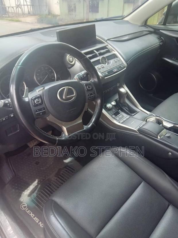 Lexus NX 2022 Silver