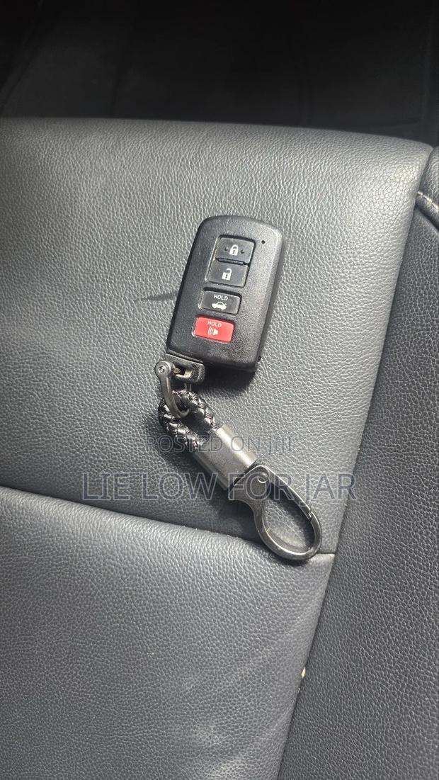 Toyota Corolla XSE 4dr Sedan (1.8L 4cyl CVT) 2017 Gray