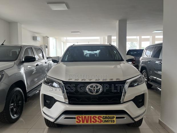 New Toyota Fortuner 2025 White