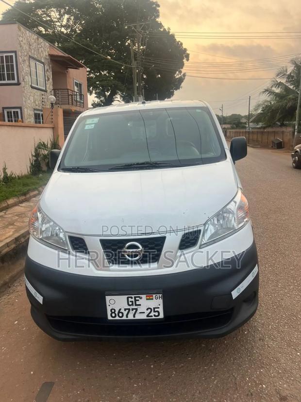 Nissan NV200 2017 White