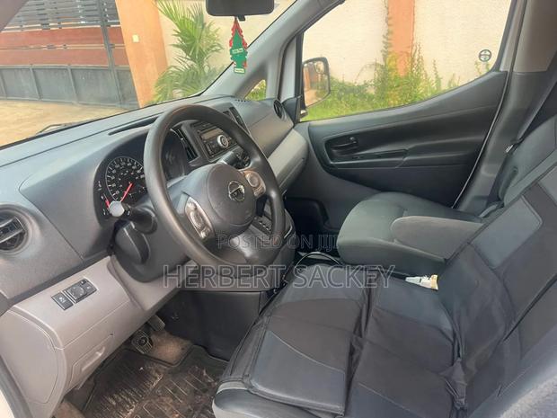Nissan NV200 2017 White