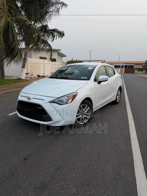 Toyota Yaris iA 1.5 FWD 2016 White