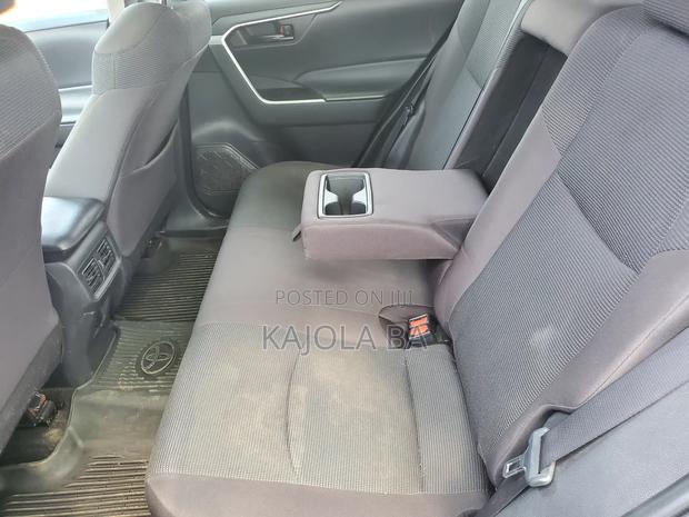 Toyota RAV4 LE AWD (2.5L 4cyl 6A) 2013 Silver photo 5