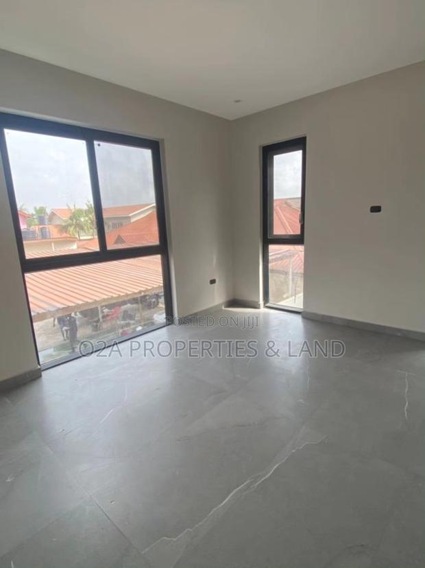5bdrm House in Adjiringanor, Ability for sale photo 5