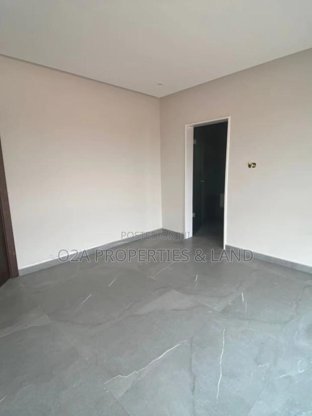 5bdrm House in Adjiringanor, Ability for sale photo 7