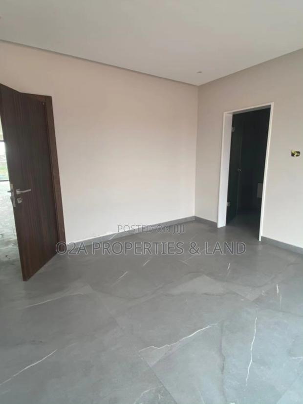 5bdrm House in Adjiringanor, Ability for sale photo 8