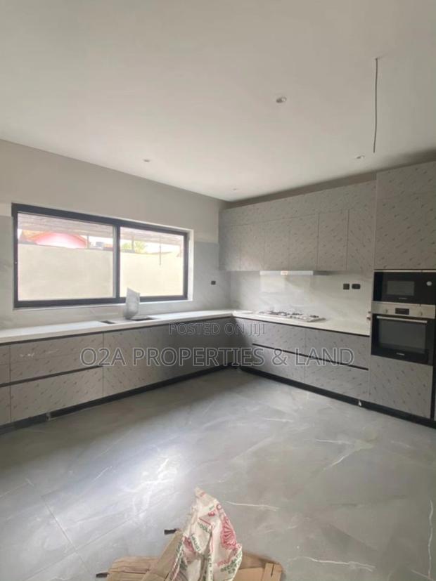 5bdrm House in Adjiringanor, Ability for sale photo 14