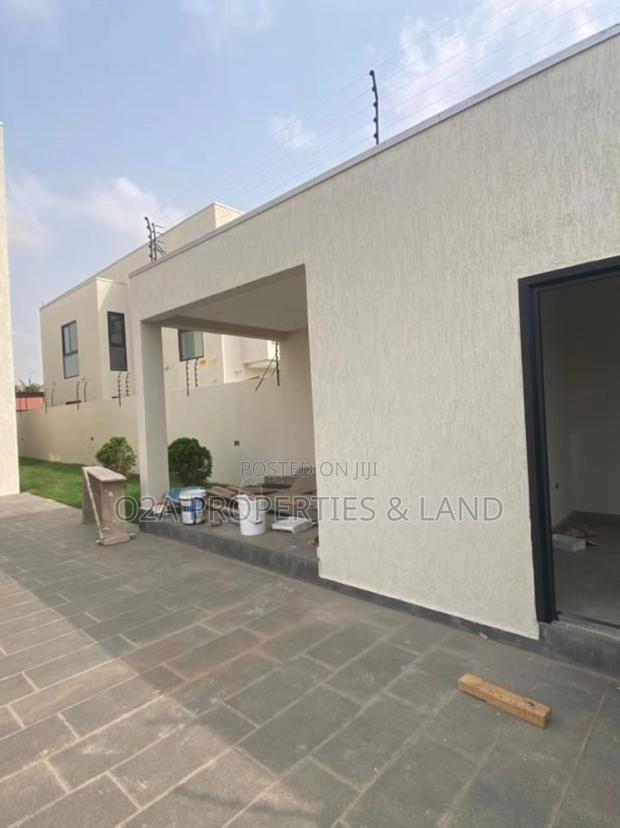 5bdrm House in Adjiringanor, Ability for sale photo 15