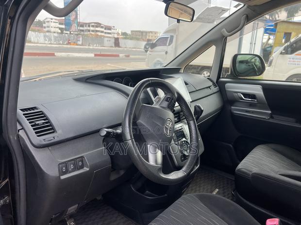 Toyota Voxy 2013 Black