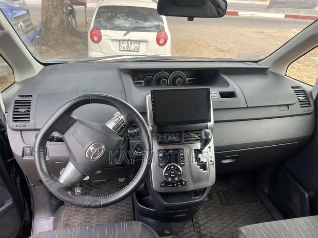 Toyota Voxy 2013 Black