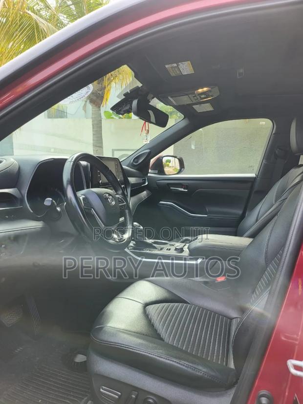Toyota Highlander XSE 2022 Red photo 2