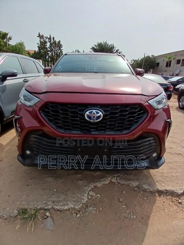 Toyota Highlander XSE 2022 Red
