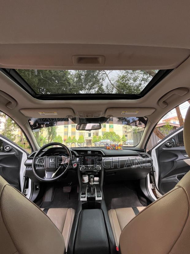 Honda Civic 2017 White photo 5