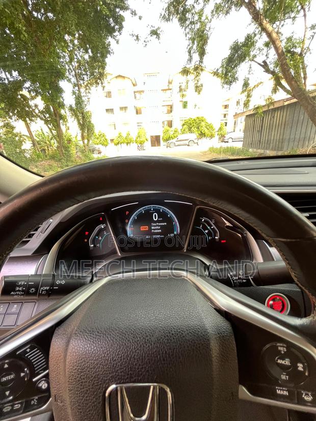 Honda Civic 2017 White photo 3