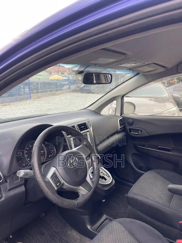 Toyota Ractis 1.5 AWD 2014 Blue photo 10