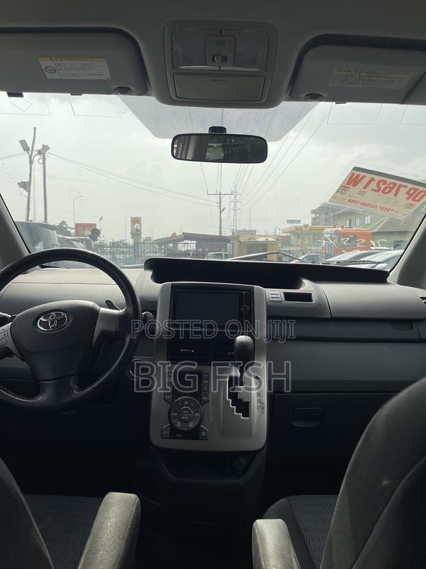 Toyota Voxy 2013 Black photo 6