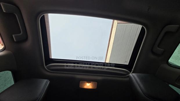 Toyota Corolla XSE 4dr Sedan (1.8L 4cyl CVT) 2017 Gray