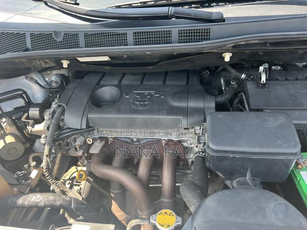 Toyota Sienna LE FWD 8-Passenger 2013 Silver