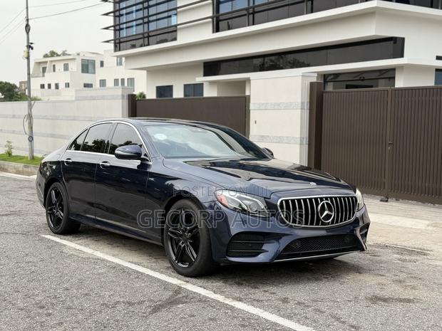 Mercedes-Benz E300 2018 Blue
