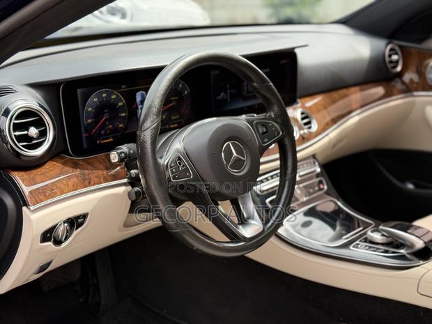 Mercedes-Benz E300 2018 Blue