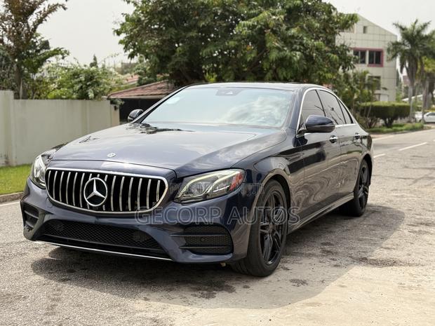 Mercedes-Benz E300 2018 Blue