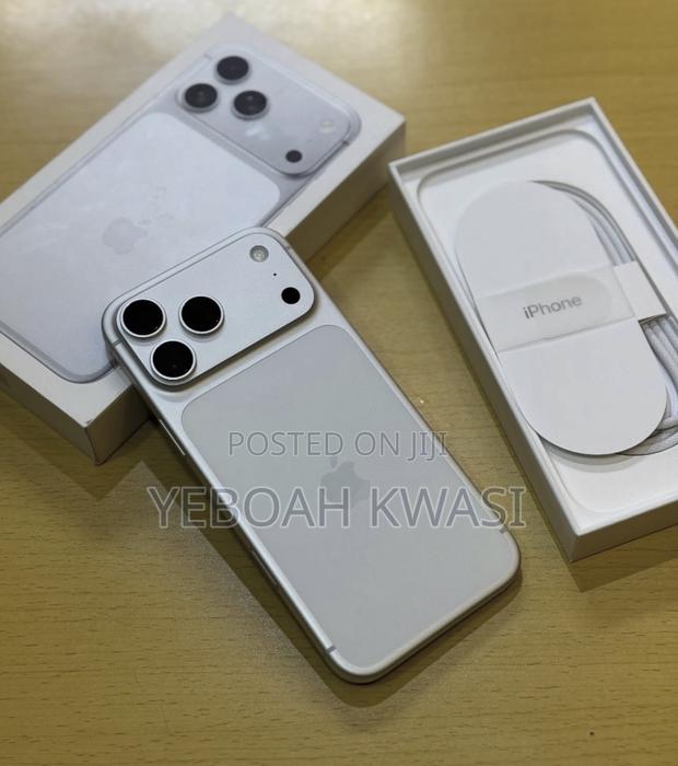 New Apple iPhone 17 Pro Max 256 GB White photo 2