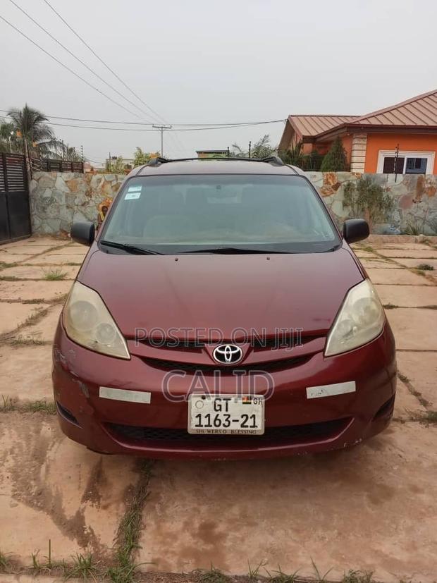 Toyota Sienna 2008 Red