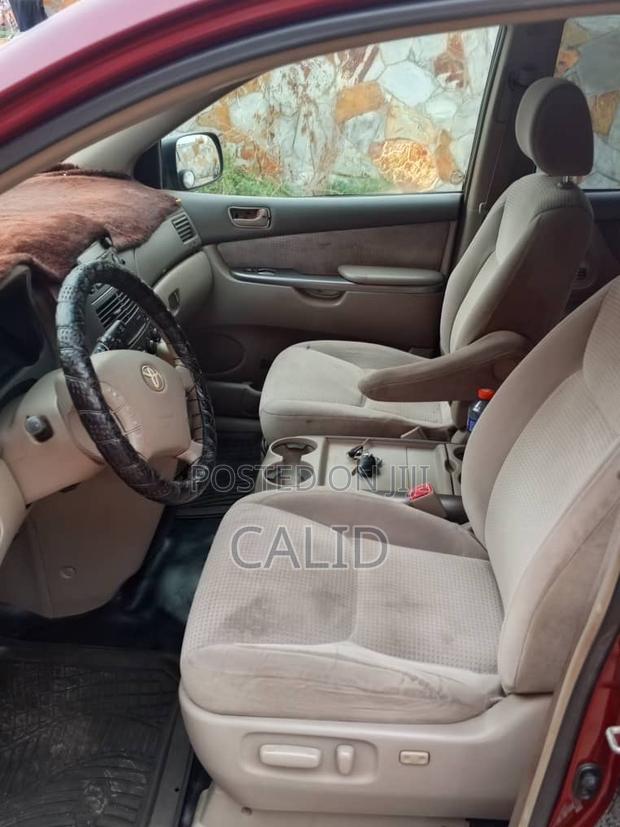 Toyota Sienna 2008 Red photo 6
