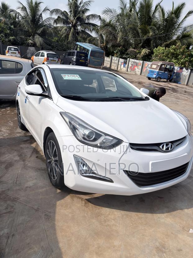 Hyundai Elantra SE 4dr Sedan (1.8L 4cyl 6A) 2015 White