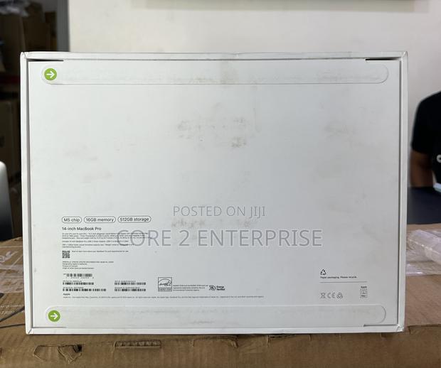 New Laptop Apple Macbook Pro 2025 M5 14-Inch 16GB Apple M5 SSD 512GB photo 2