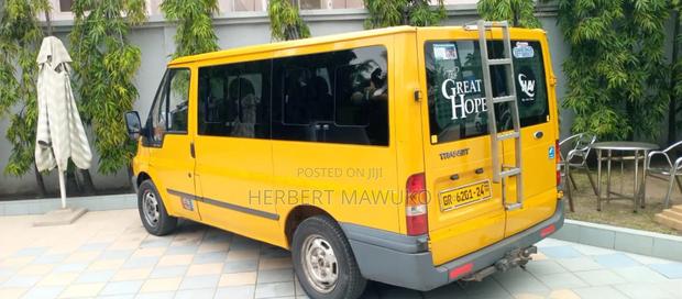 Ford Transit 2009 Yellow