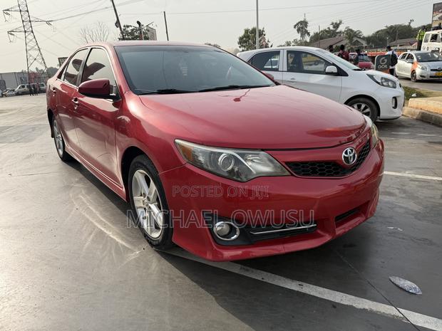 Toyota Camry 2014 Red