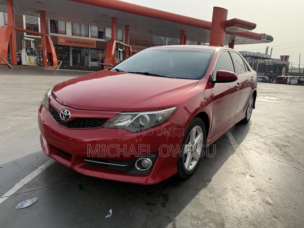 Toyota Camry 2014 Red