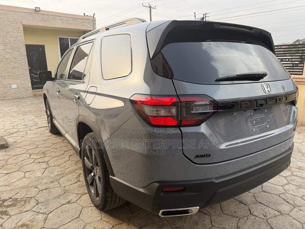 Honda Pilot Sport AWD 2025 Gray