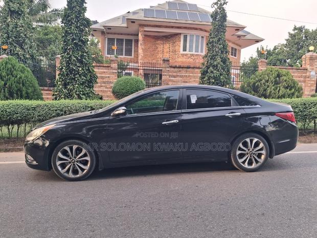 Hyundai Sonata 2013 Black photo 2