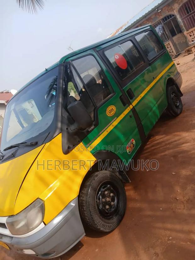 Ford Transit 2004 Green photo 4