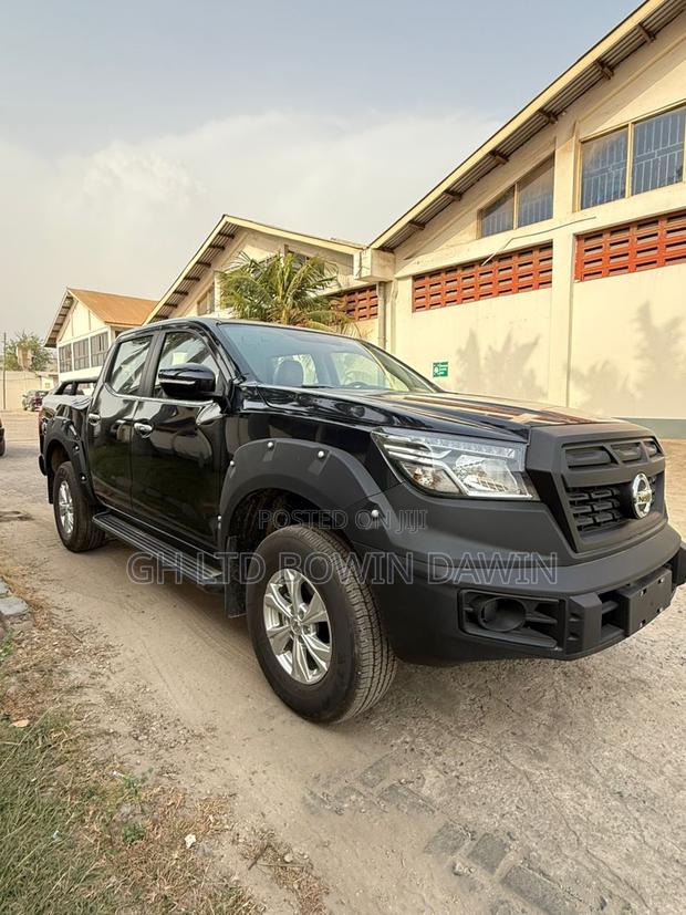 New Nissan Pick-Up 2025 Black photo 6