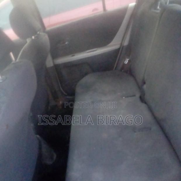 Toyota Vitz 2010 Silver