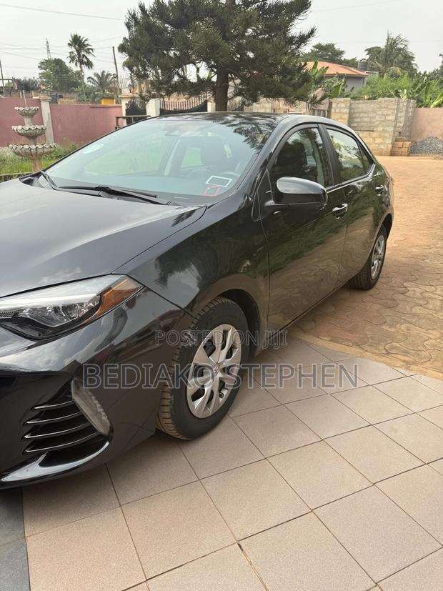 Toyota Corolla LE 4dr Sedan (1.8L 4cyl CVT) 2017 Black