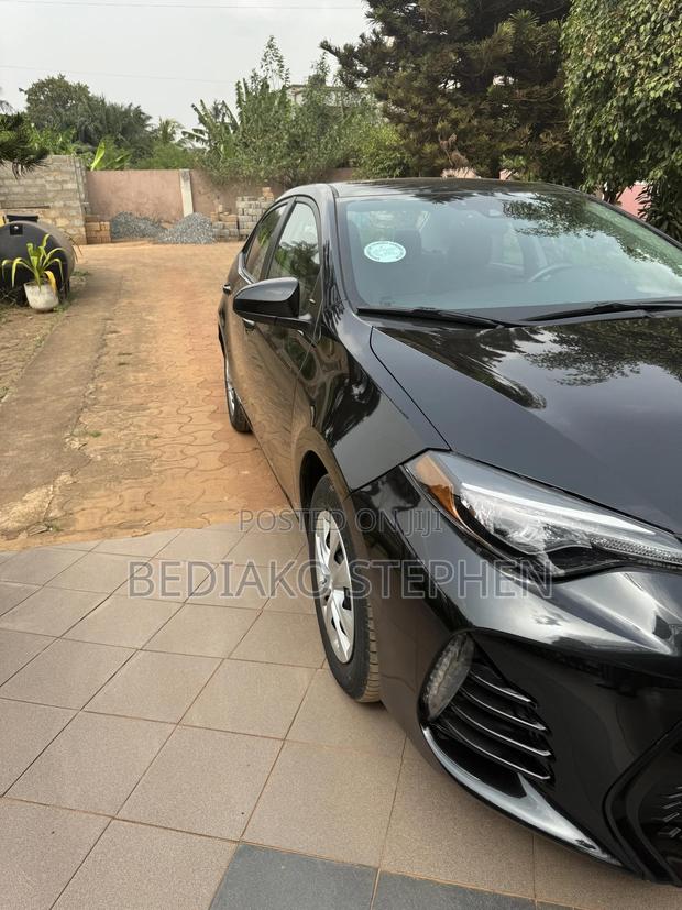Toyota Corolla LE 4dr Sedan (1.8L 4cyl CVT) 2017 Black