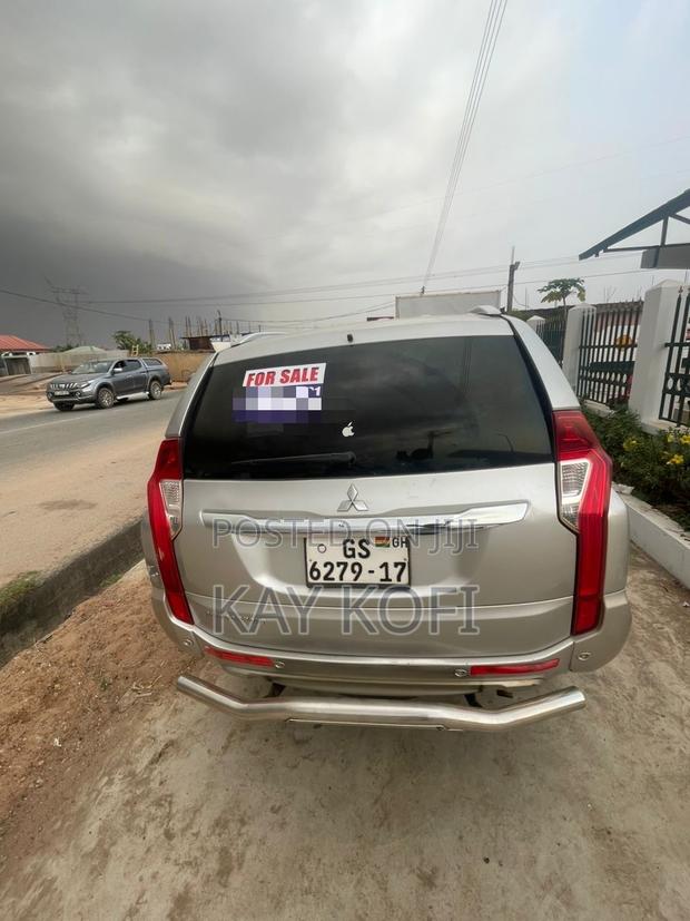 Mitsubishi Pajero Sport 2017 Silver