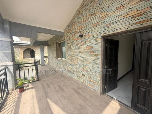 7bdrm House in Community 12, Tema Metropolitan for sale photo 5