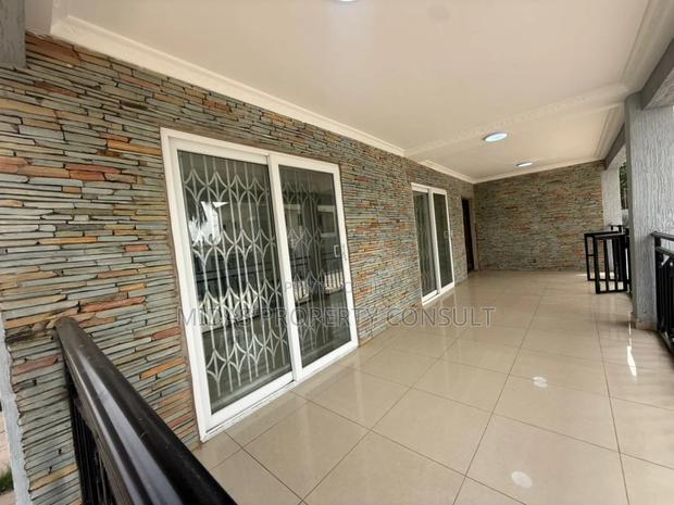 7bdrm House in Community 12, Tema Metropolitan for sale photo 13
