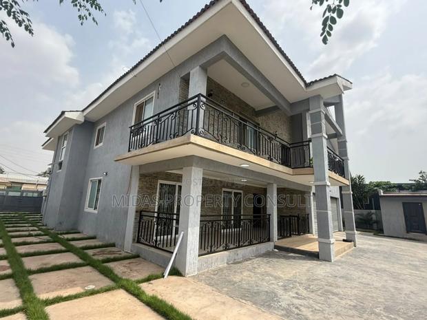 7bdrm House in Community 12, Tema Metropolitan for sale photo 2