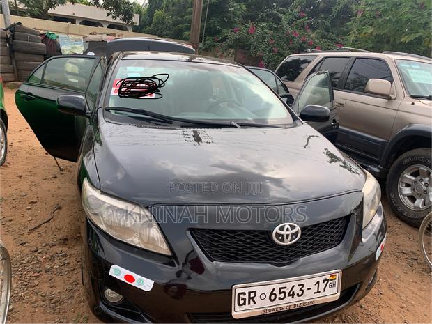Toyota Corolla 2010 Black photo 5