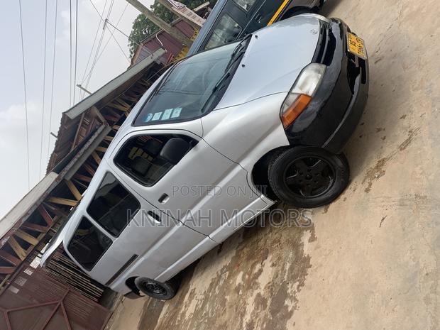 Toyota HiAce 2010 Silver